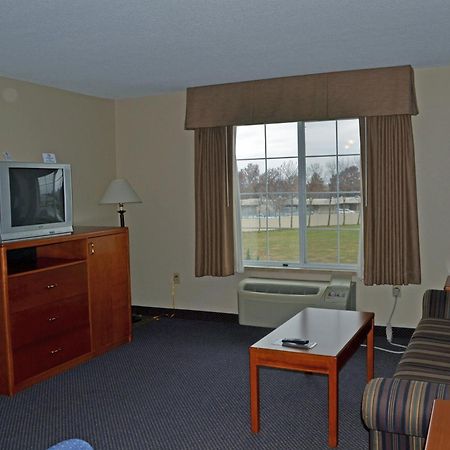 Paola Inn And Suites Oda fotoğraf