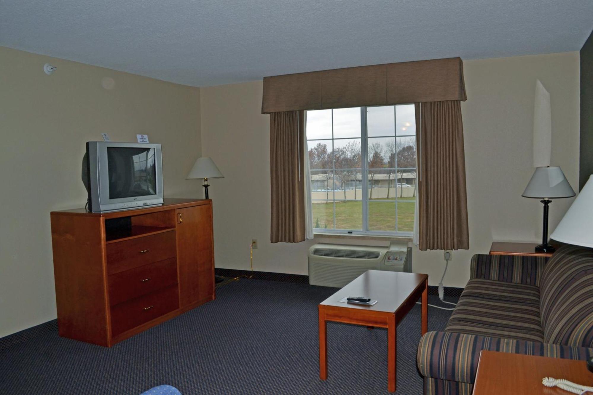 Paola Inn And Suites Oda fotoğraf