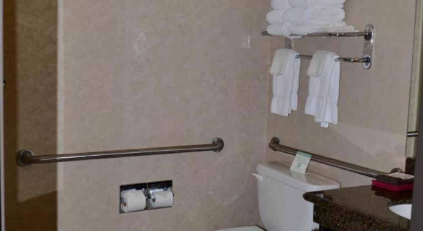 Paola Inn And Suites Dış mekan fotoğraf