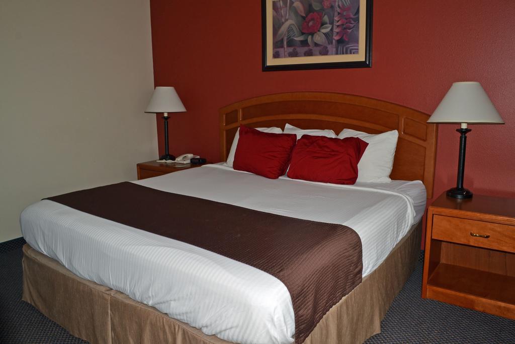 Paola Inn And Suites Dış mekan fotoğraf