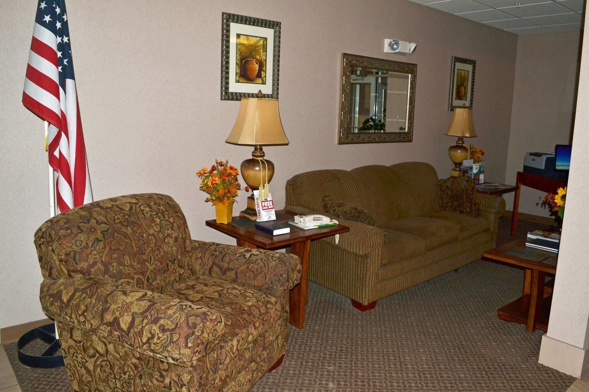 Paola Inn And Suites Dış mekan fotoğraf