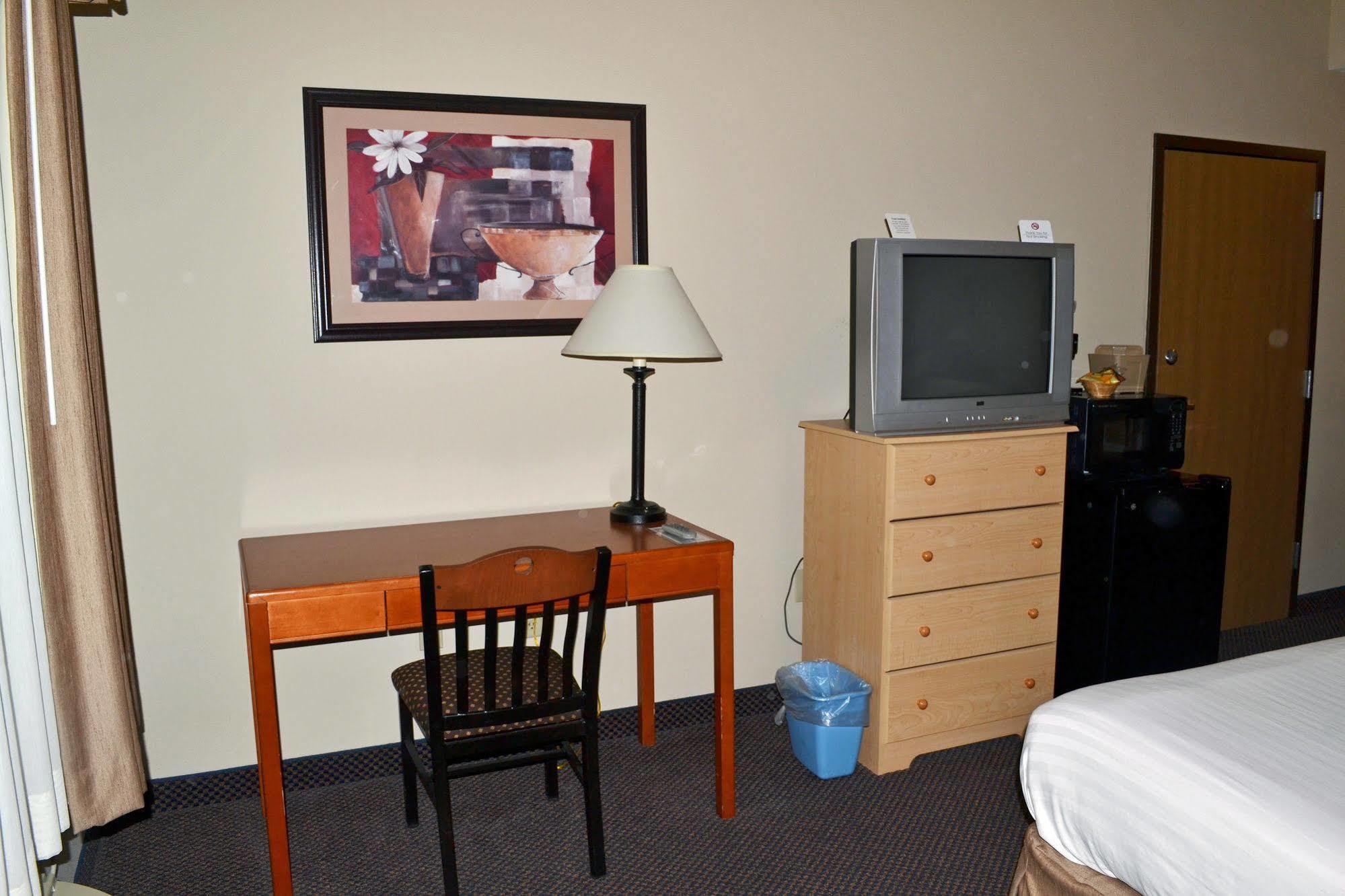 Paola Inn And Suites Dış mekan fotoğraf