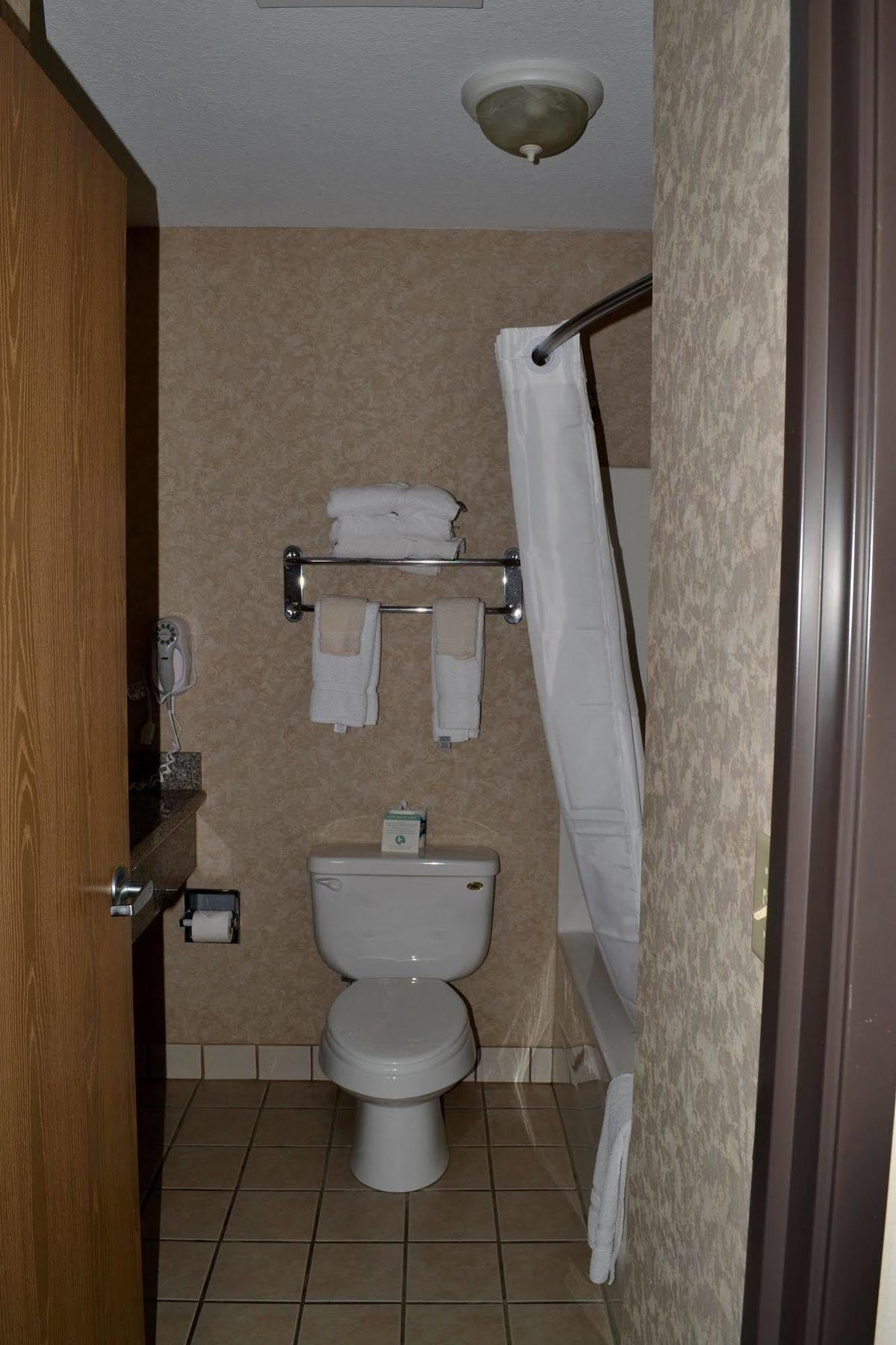 Paola Inn And Suites Dış mekan fotoğraf