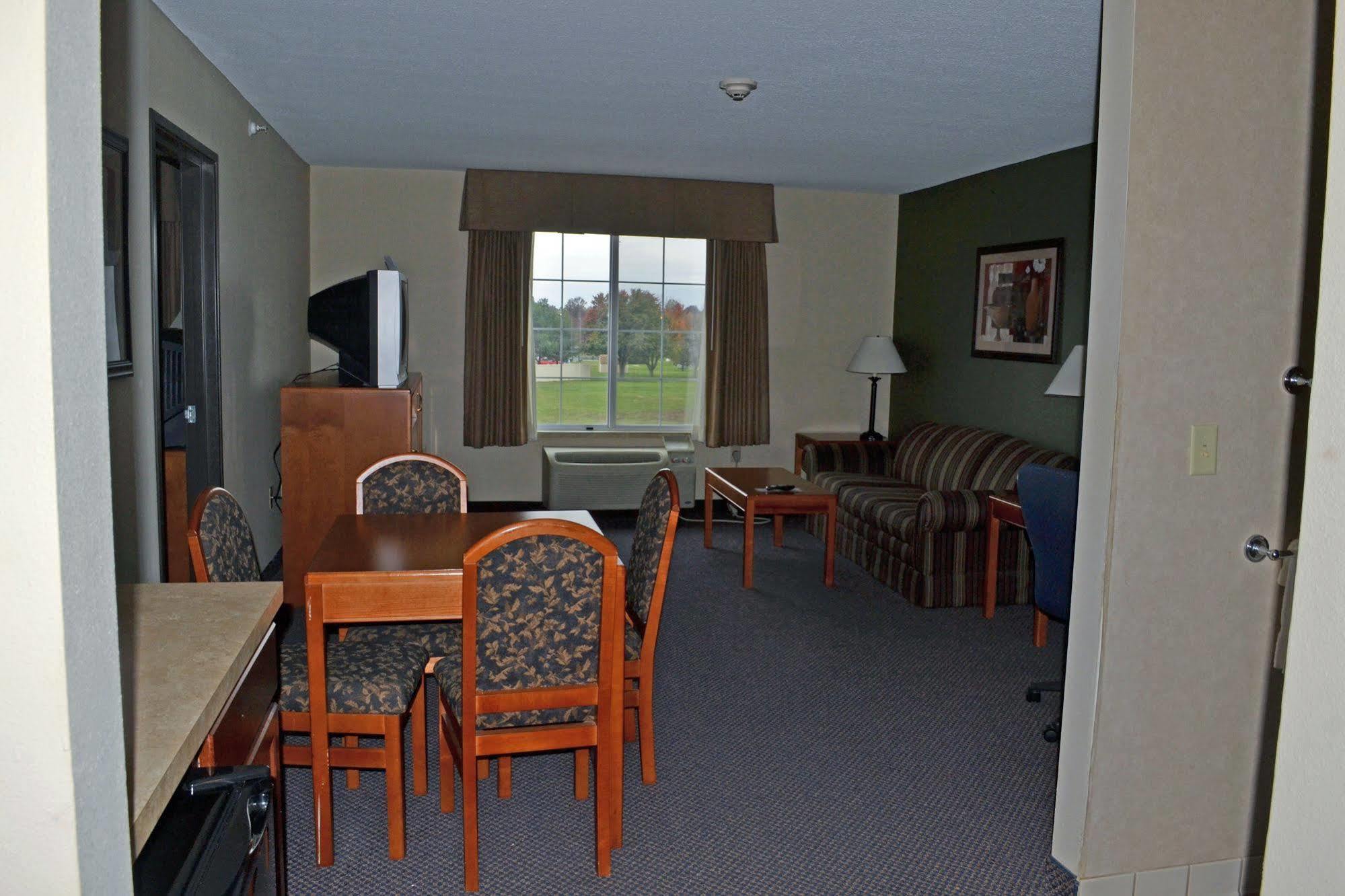 Paola Inn And Suites Dış mekan fotoğraf